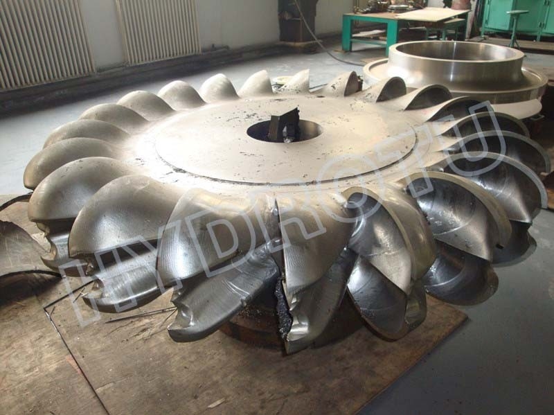 Hydropeltonturbine-Läufer mit Schmiede CNC, der für hohes Hauptwasserkraft-Projekt maschinell bearbeitet