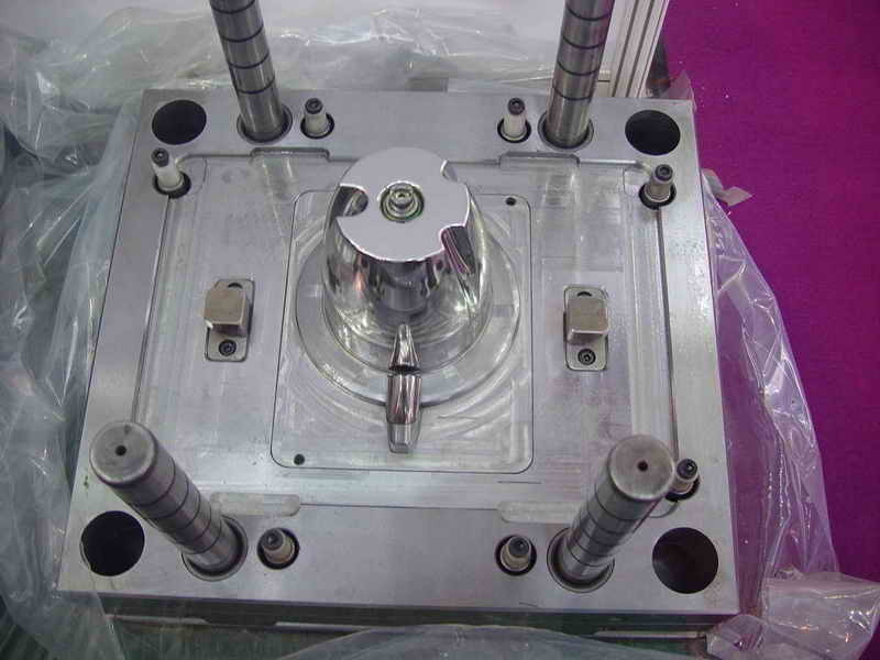 Plastikeinspritzung H13/NAK80, die für Shell/die Platten-Herstellung formt