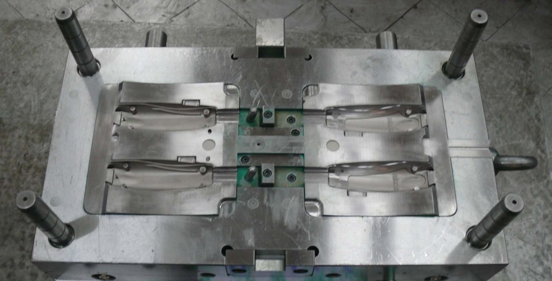2 Schüsse Overmold-Spritzen, zweifarbiges Plastikrotationsformteil